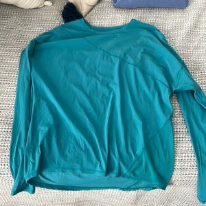 Long sleeve  Lululemon wunder under size 8